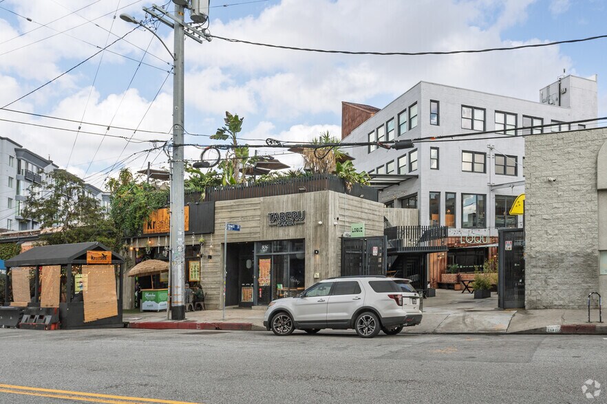 More Photos Of 806 E 3rd St, Los Angeles Storefront For Lease