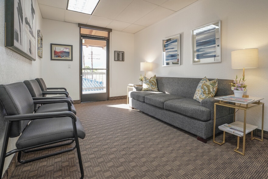 More Photos Of 2825 E Tahquitz Canyon Way, Palm Springs Medical For Sale