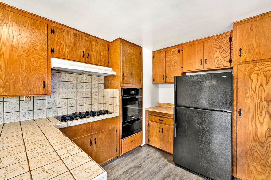 More Photos Of 330 9th St, Del Mar Apartments For Sale