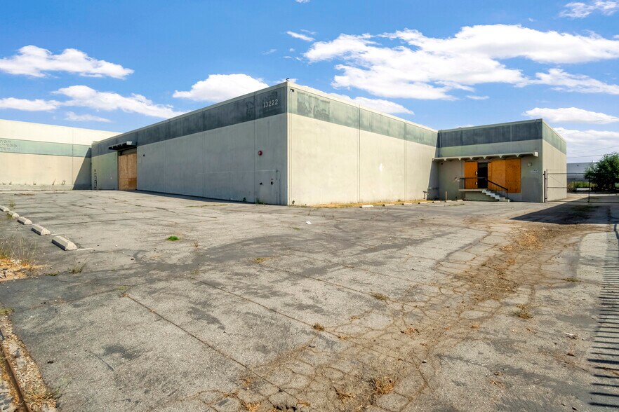 More Photos Of 13222 Estrella Ave, Gardena Manufacturing For Sale
