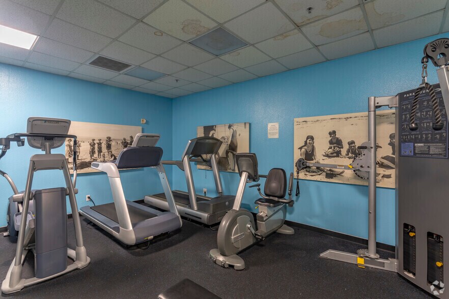More Photos Of 810 4th Ave, San Diego Apartments For Lease