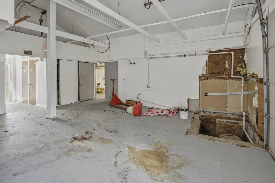 More Photos Of 50 Clara St, Landisville Warehouse For Sale