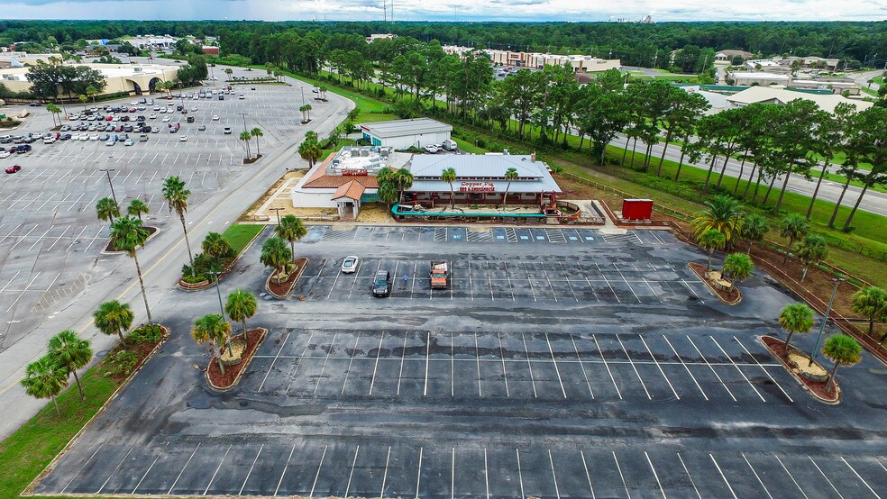More Photos Of 702 Mall Blvd, Brunswick Supermarket For Sale
