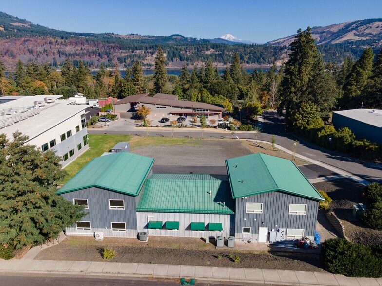 More Photos Of 200 N Wasco Ct, Hood River Warehouse For Sale