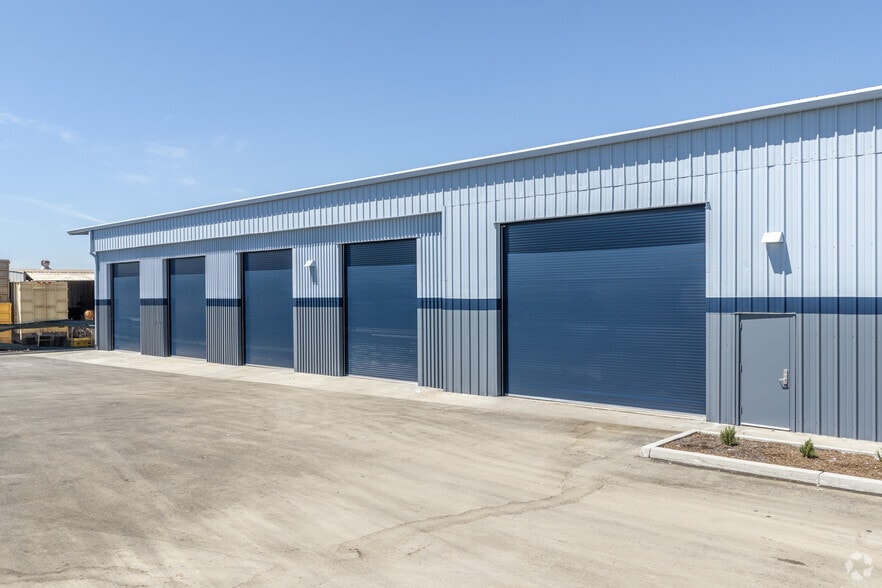 More Photos Of 1633 S Campus Ave, Ontario Warehouse For Lease