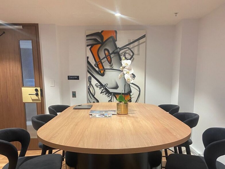 More Photos Of 3-5 Hosking Pl, Sydney Apartments For Lease