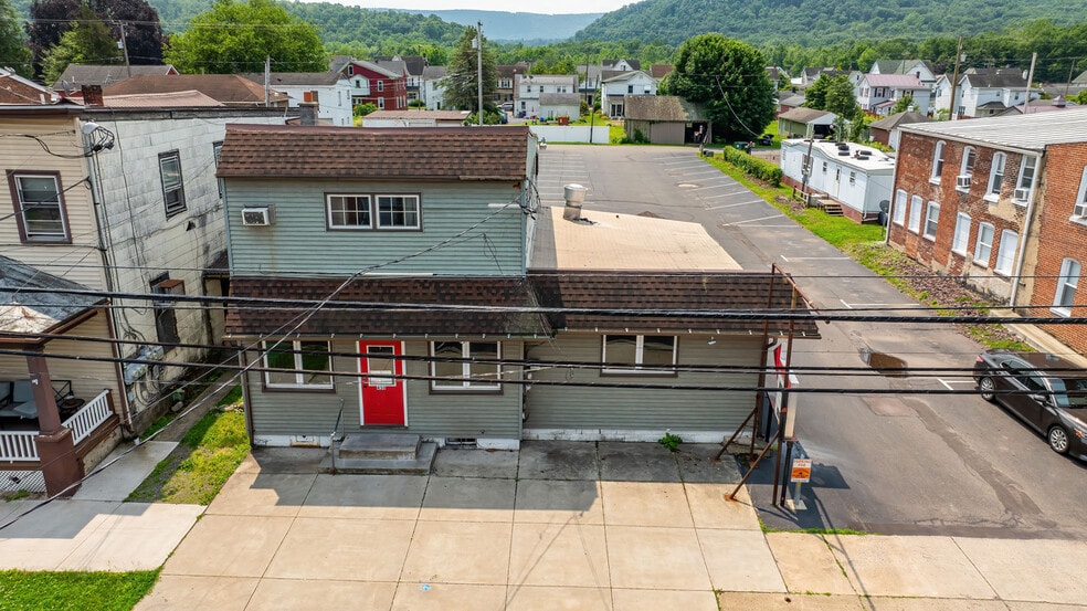 Primary Photo Of 430 W 3rd St, Nescopeck Restaurant For Sale