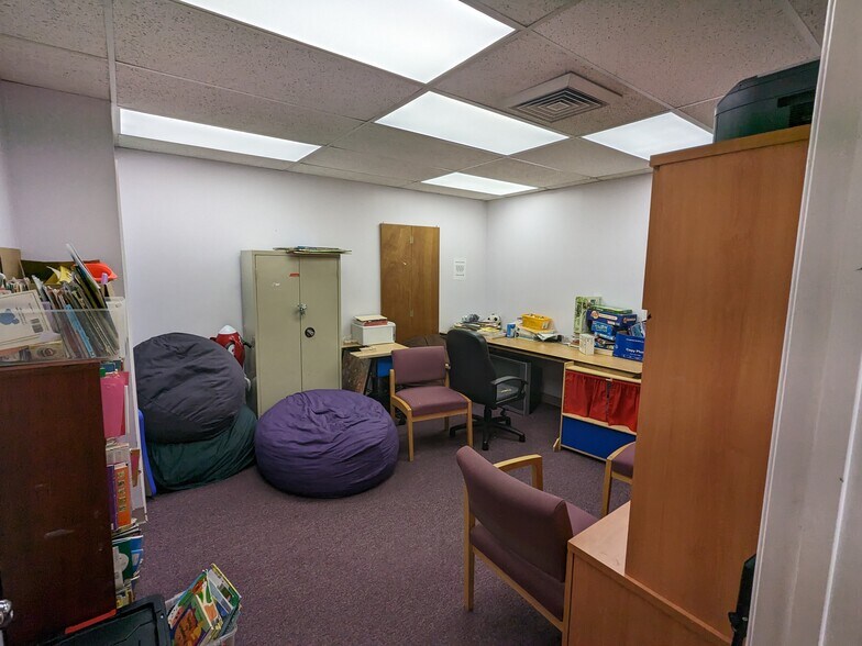 More Photos Of 7252 Metropolitan Ave, Middle Village General Retail For Sale