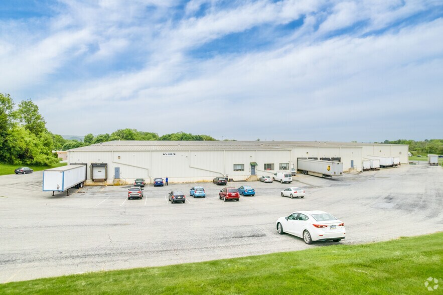 More Photos Of 100 Corporate Dr, Reading Unknown For Lease