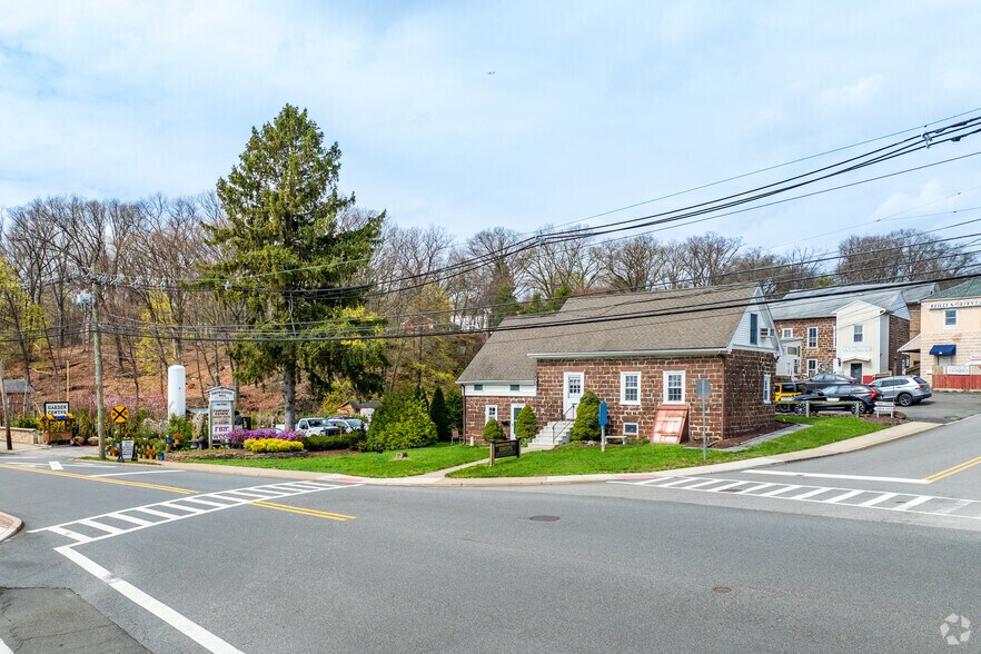 More Photos Of 21 Paterson, Midland Park General Retail For Sale
