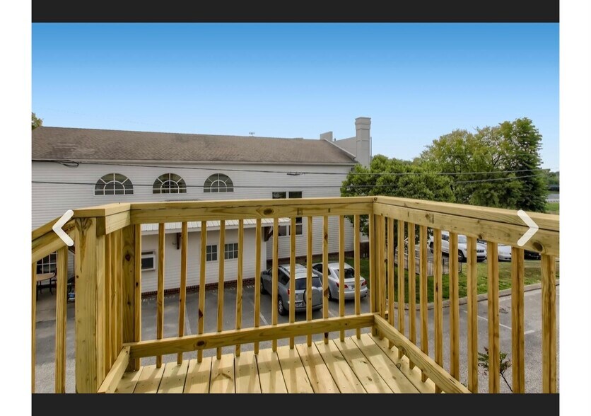 More Photos Of 1227 Lakeview Dr, Franklin Storefront Retail Office For Lease