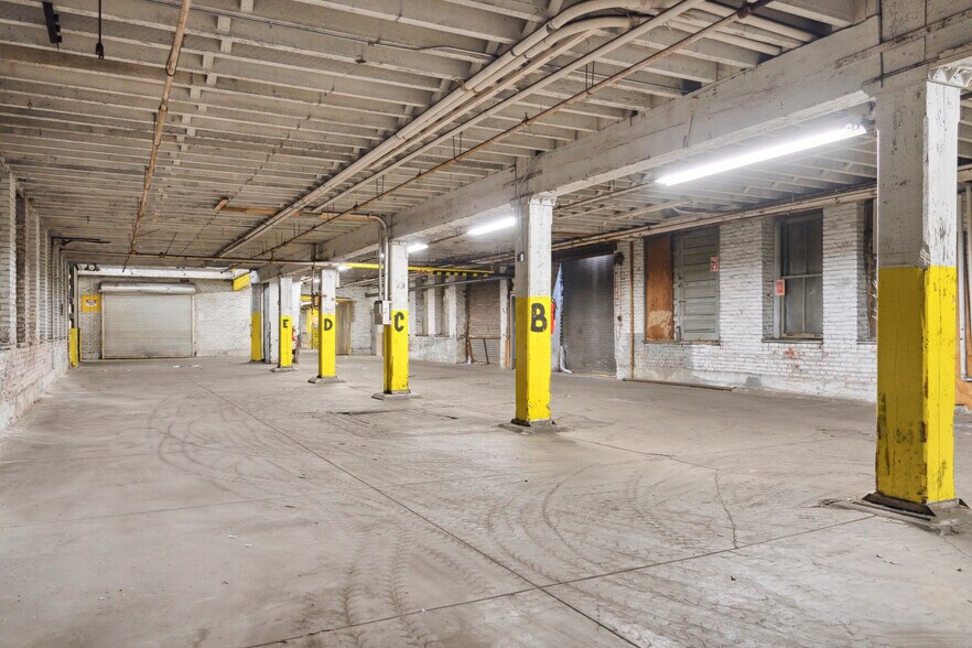 More Photos Of 2916 Weikel St, Philadelphia Warehouse For Sale
