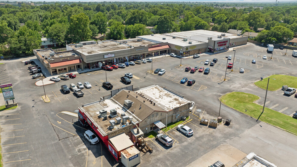 Primary Photo Of 701-725 W Washington St, Broken Arrow Storefront Retail Office For Sale