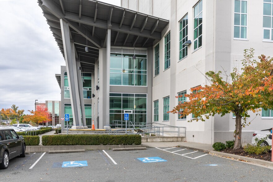 More Photos Of 34077 Gladys Ave, Abbotsford Office For Lease