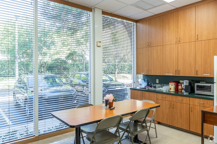 More Photos Of 1779 N University Dr, Pembroke Pines Office For Sale