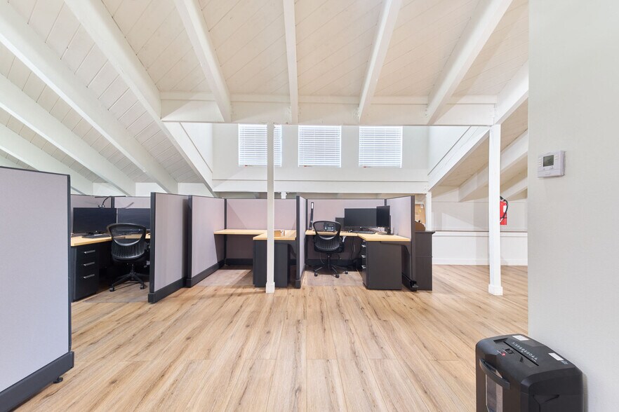 More Photos Of 586 Bonanza Trail, Big Bear Lake Office Residential For Sale