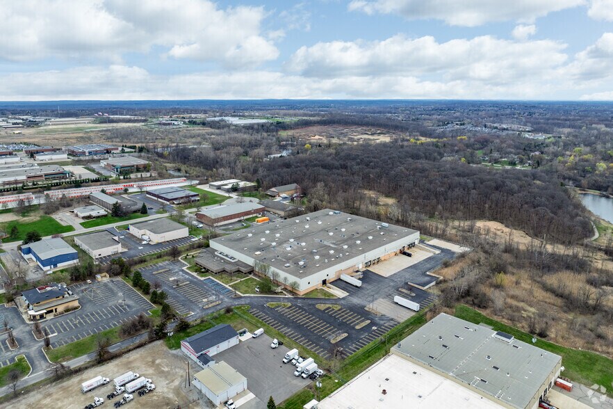 More Photos Of 3800 Lapeer Rd, Auburn Hills Manufacturing For Lease