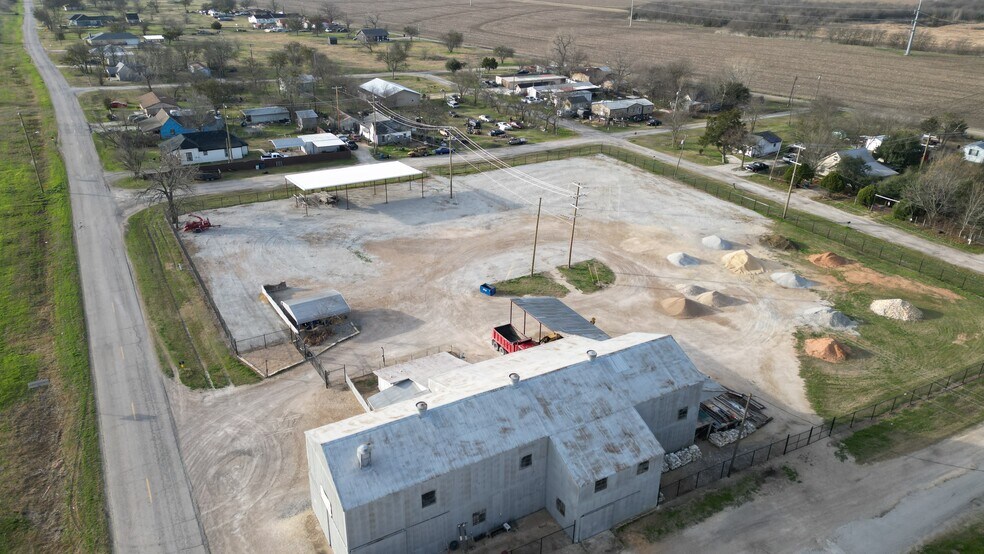 More Photos Of 200 S Wall St, Itasca Land For Lease