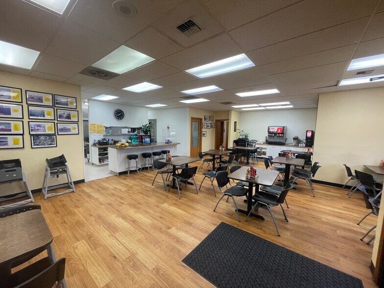 More Photos Of 101 NW Front St, Boardman Restaurant For Sale