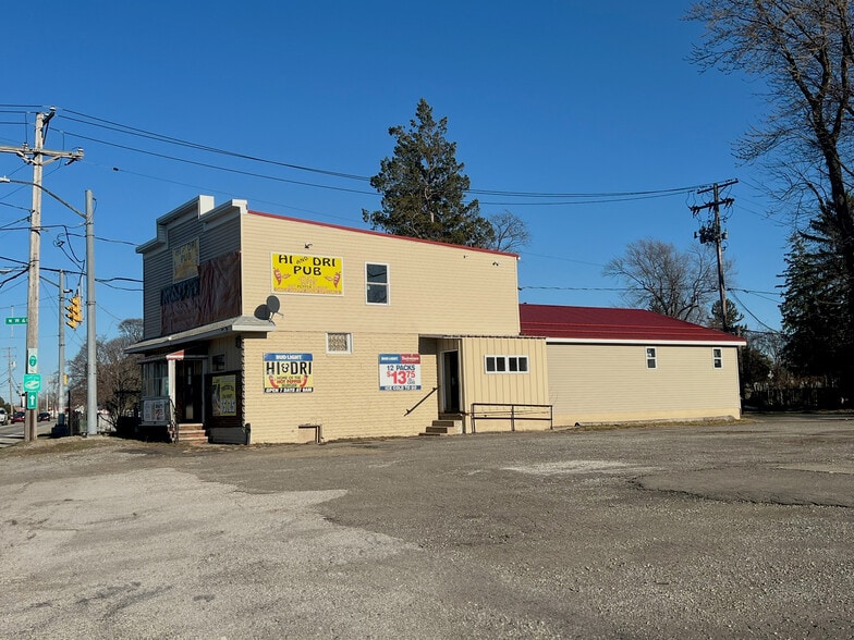 More Photos Of 3077 W Lake Rd, Erie Bar For Sale