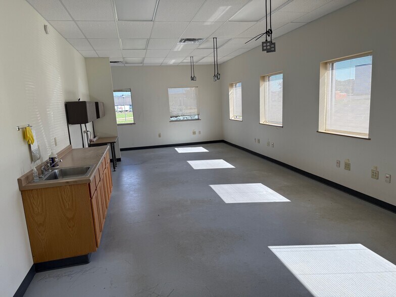 More Photos Of 2777 Prairie Dr, River Falls Office For Sale