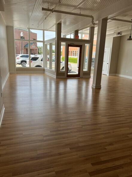 More Photos Of 610 E Fearing St, Elizabeth City General Retail For Lease