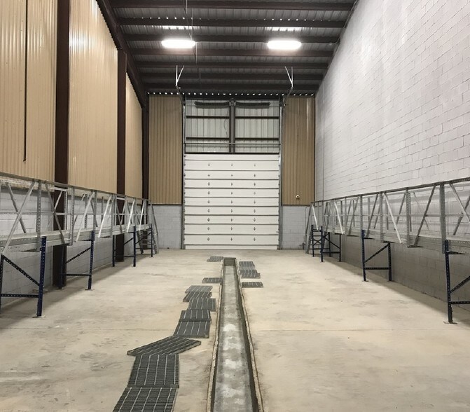 More Photos Of 8 County Rd 203, Pecos Manufacturing For Lease