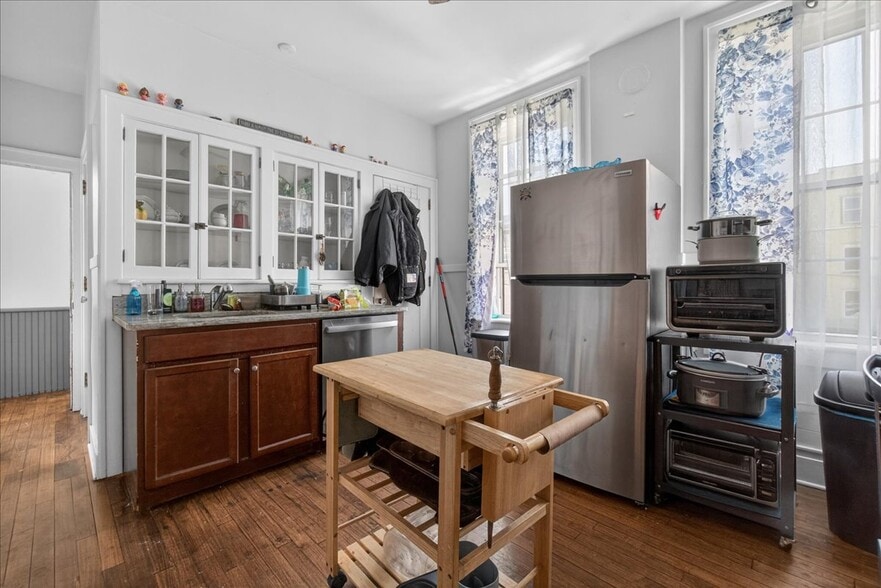 More Photos Of 30 White St, Cohoes Office For Sale