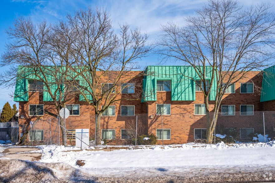 More Photos Of 9350 W Fond Du Lac Ave, Milwaukee Skilled Nursing Facility For Sale