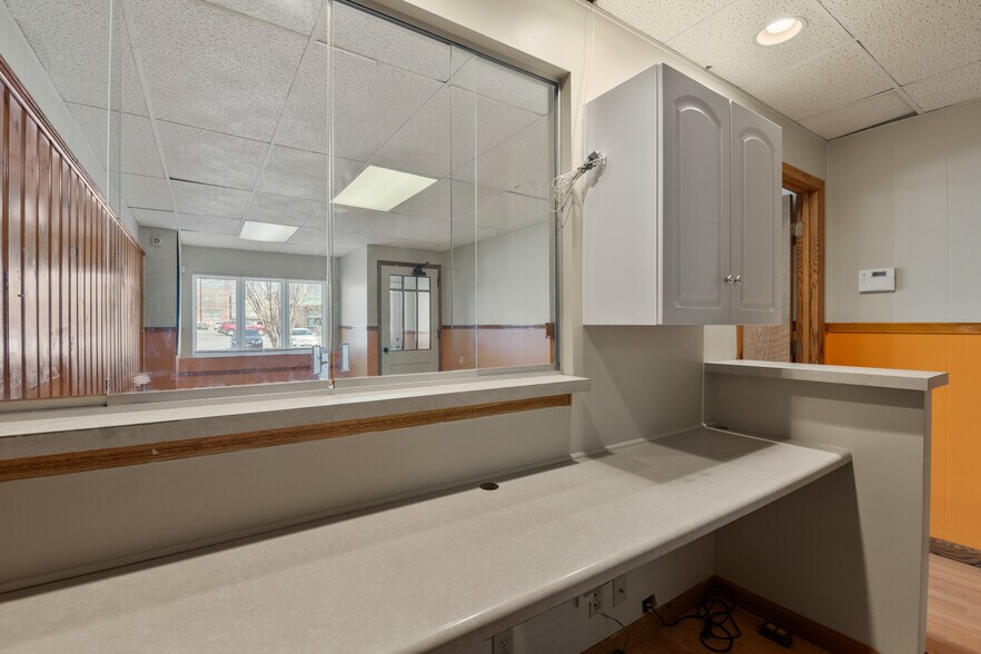 More Photos Of 2319 Vinton St, Omaha Office Residential For Sale