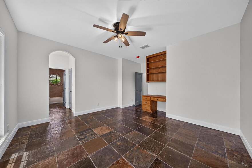 More Photos Of 2234 Highway 90 w, Castroville Flex For Sale