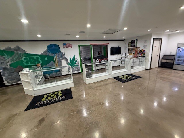 More Photos Of 4300 W Rogers Blvd, Skiatook Freestanding For Lease