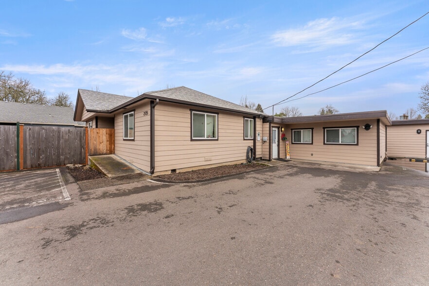 More Photos Of 2125 Coburg Rd, Eugene Healthcare For Sale