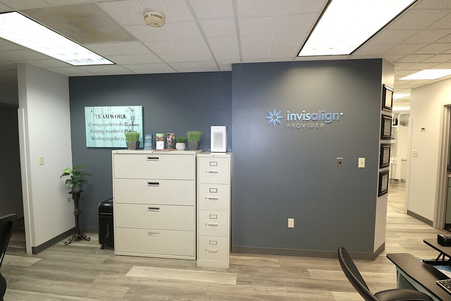 More Photos Of 136 N Ridge St, Monroeville Medical For Sale