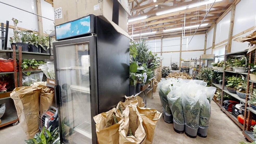 More Photos Of 17897 US-31, Vinemont General Retail For Sale
