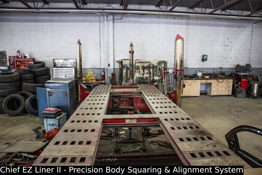 More Photos Of 325 1st St, Toledo Office For Sale