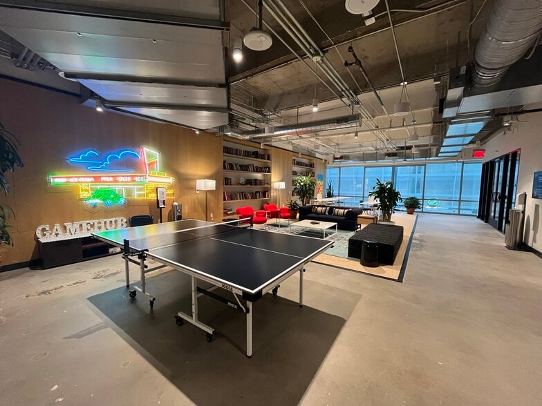 More Photos Of 3090 Nowitzki Way, Dallas Office For Lease