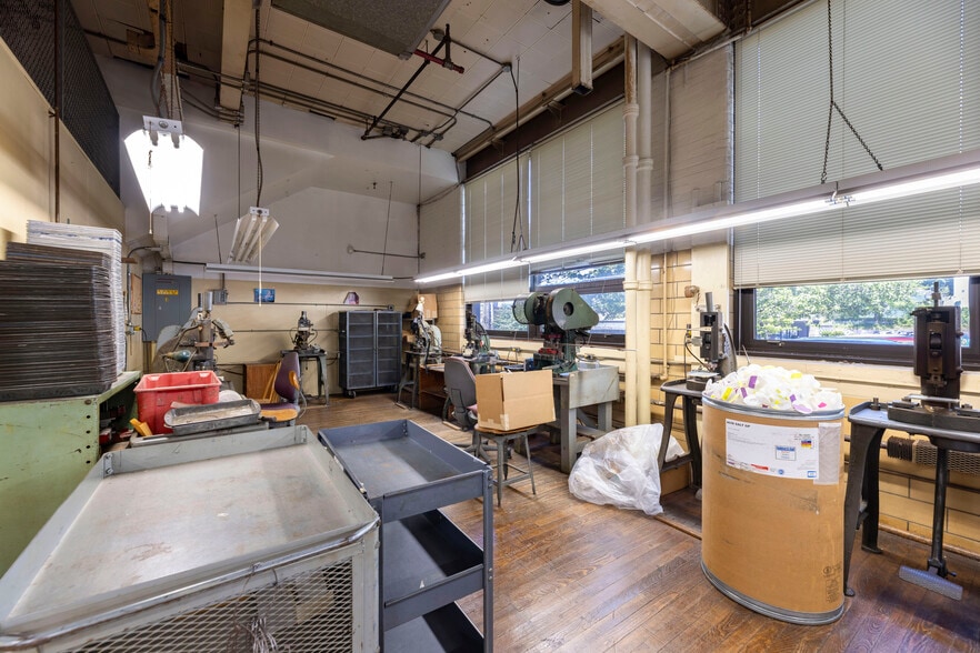 More Photos Of 735 Allens Ave, Providence Industrial For Sale