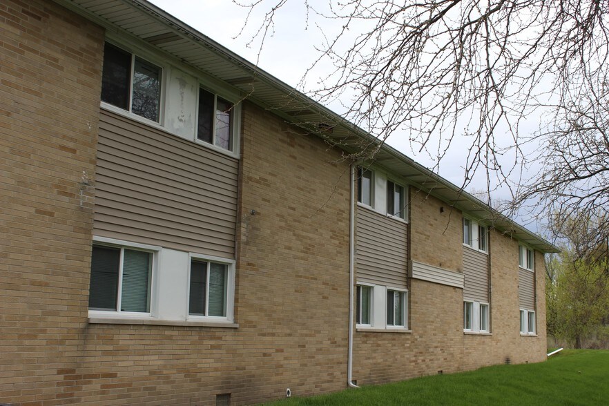 More Photos Of 1410 S Center Rd, Saginaw Apartments For Sale