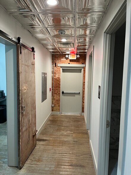 More Photos Of 208 S Johnson St, McKinney Office For Lease