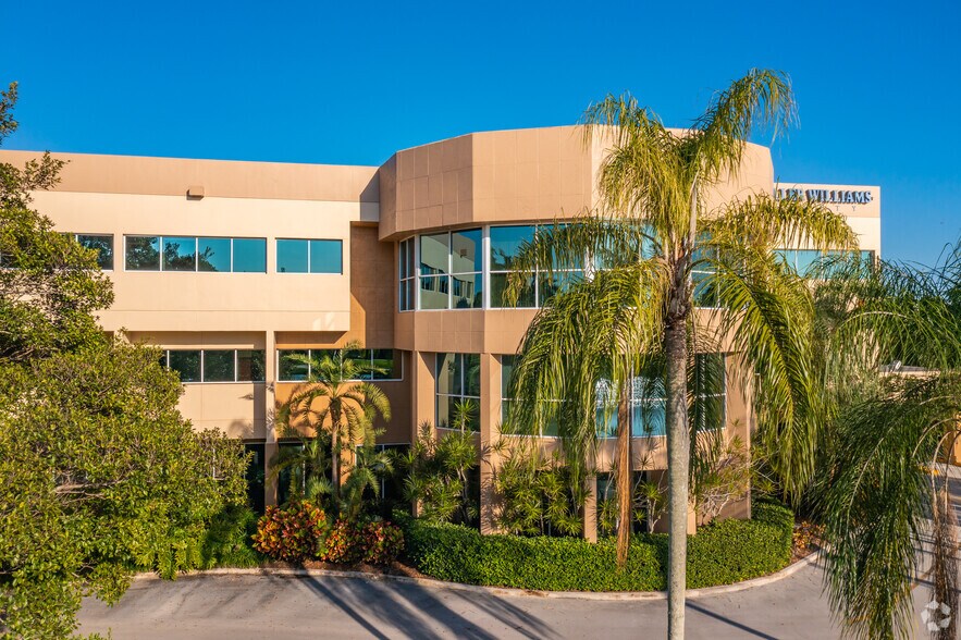 More Photos Of 1625 N Commerce Pky, Weston Medical For Lease