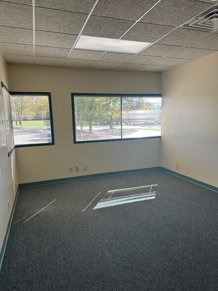 More Photos Of 1407-1439 Research Park Dr, Dayton Loft Creative Space For Lease
