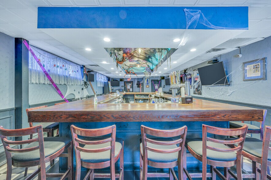 More Photos Of 524 Court St, Scranton General Retail For Sale