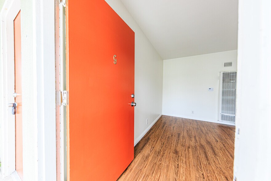 More Photos Of 650 W Wilson Ave, Glendale Apartments For Sale