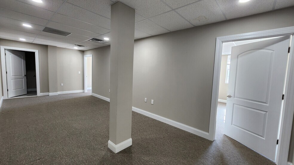 More Photos Of 1250 Sussex Tpke, Randolph Storefront Retail Office For Lease