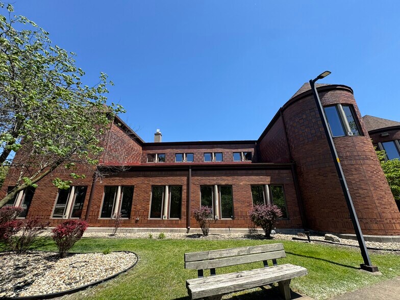 More Photos Of 212 E La Salle Ave, South Bend Office For Sale