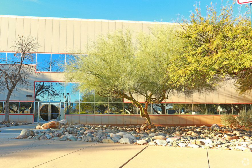 Primary Photo Of 9060 S Rita Rd, Tucson Research And Development For Lease