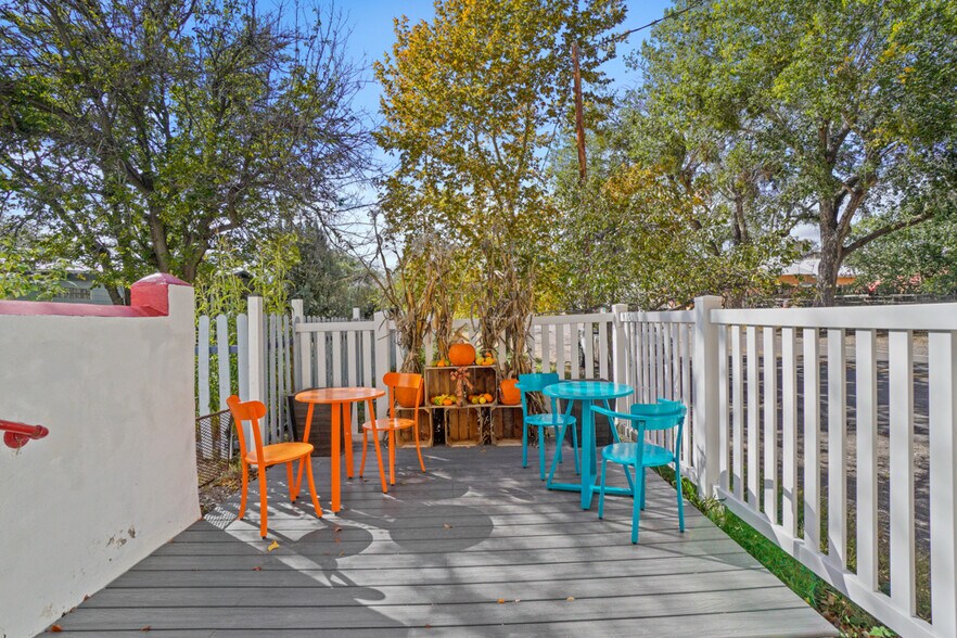 More Photos Of 10697 Highway 152, Hillsboro Storefront Retail Residential For Sale