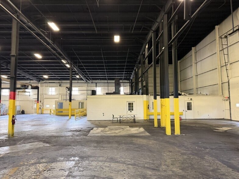 More Photos Of 551 Jay St, Coldwater Warehouse For Lease