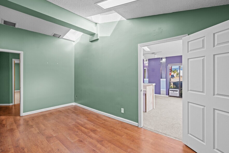 More Photos Of 1100 S Ponce De Leon Blvd, Saint Augustine Loft Creative Space For Lease